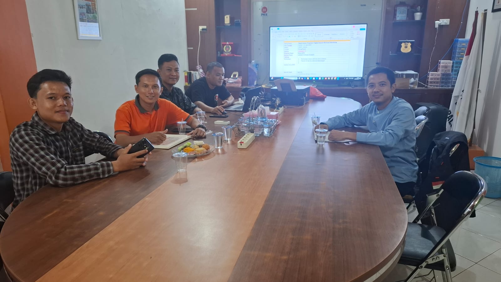 Sekretaris DPD PKS Palembang menerima kunjungan kerja rombongan DPD PKS Ogan Ilir